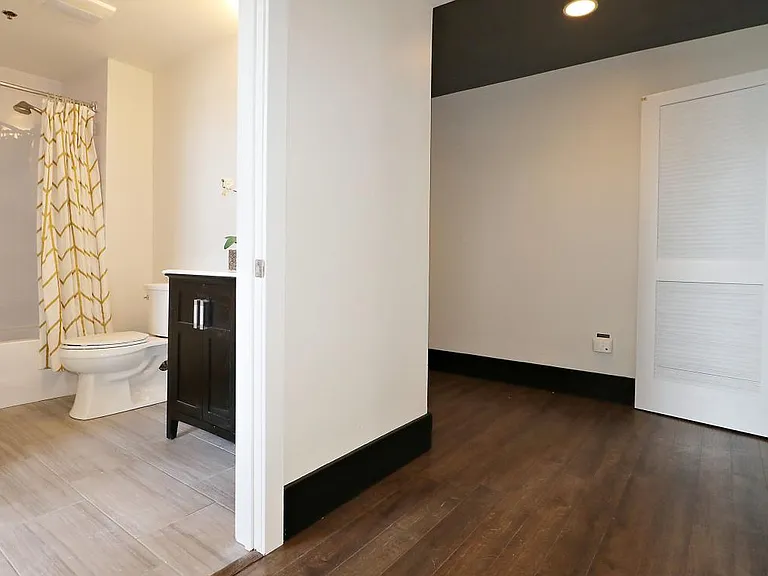 523 Grand Blvd #2F — Photo 9