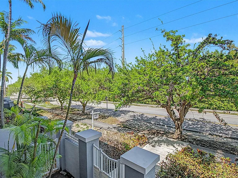 7000 SW 80th St #211 — Photo 12