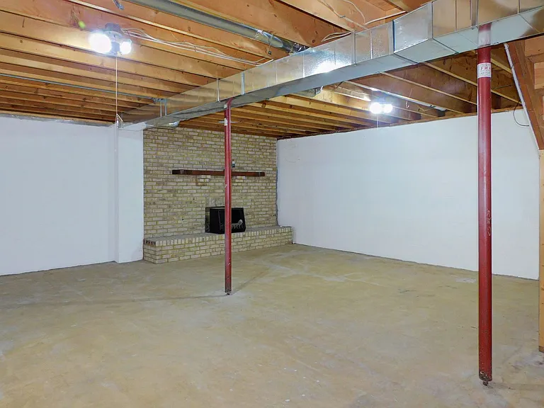 4225 Robinson Rd — Photo 27