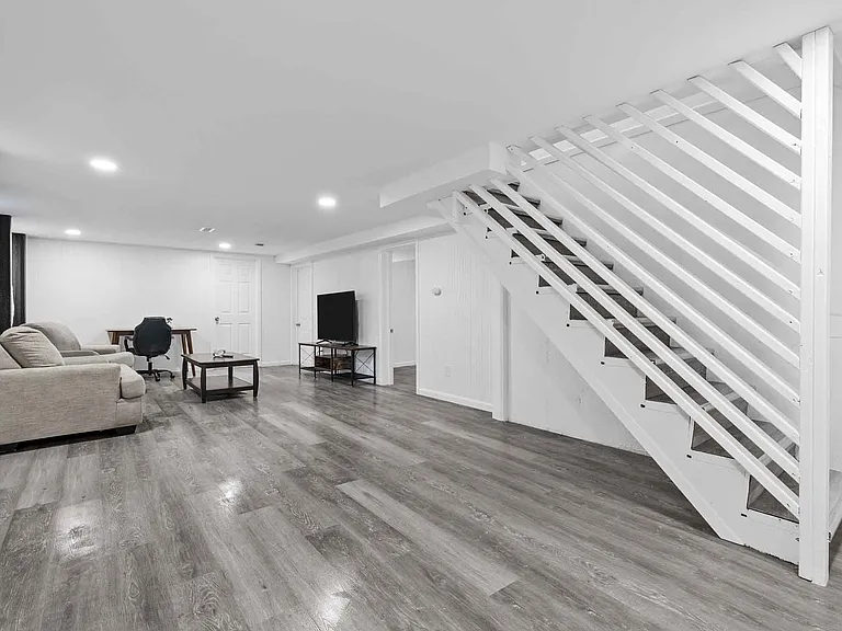 2633 Garham Dr — Photo 25