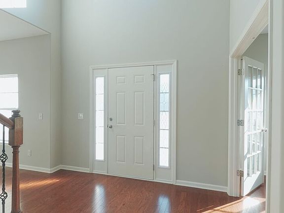 5th image of 25 Litchfield Dr
