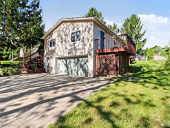 2nd image of 2331 Lakeside Dr