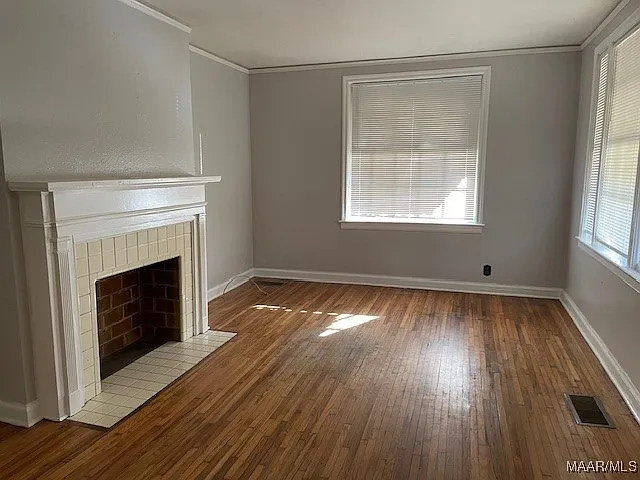 2 bed, 1.0 bath, 952 sqft, $895 — Photo 2