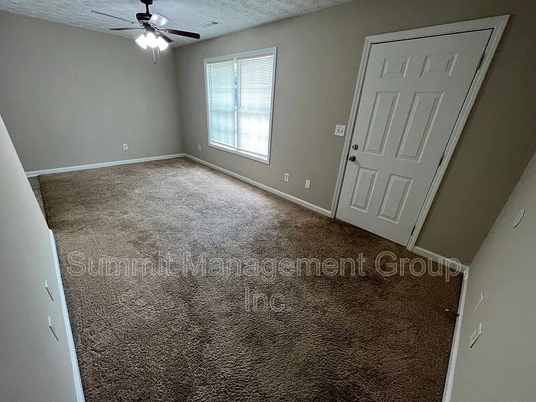 158 Elder Dr #A — Photo 3