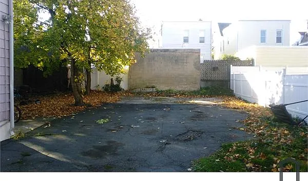 3 bed, $2,100 — Photo 4