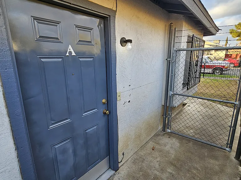 221 Lincoln Ave — Photo 11