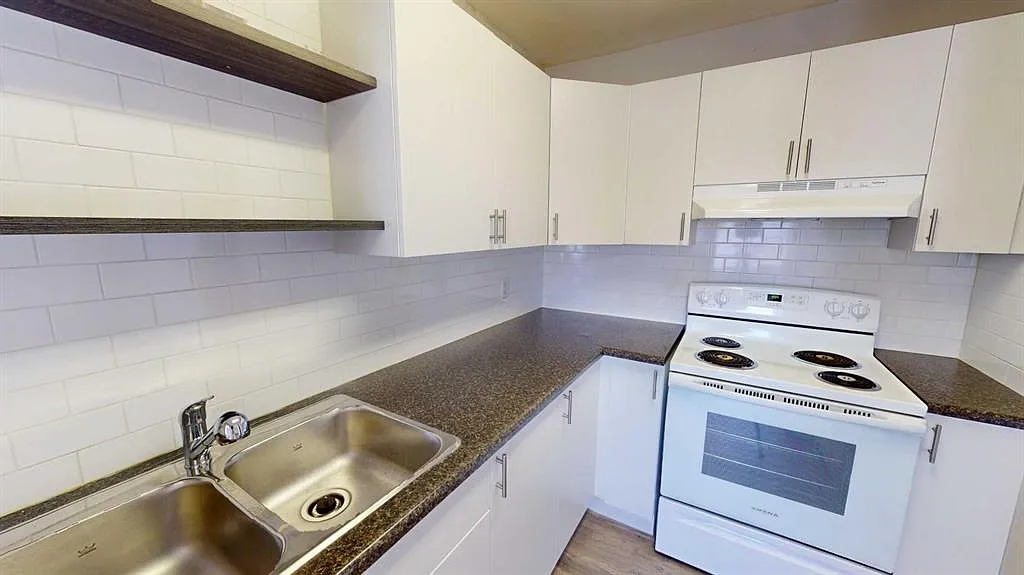 2 bed, 1.0 bath, 740 sqft, $1,425 — Photo 3