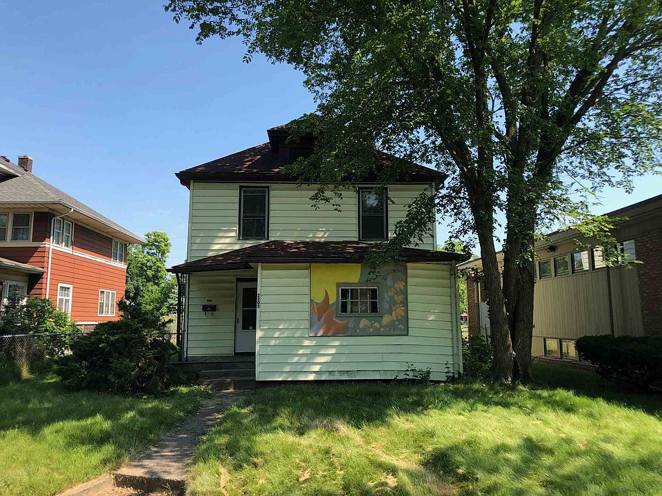 1st image of 2205 Lincolnway W