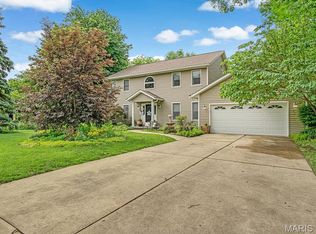 60 Santa Anita Dr, Maryville, IL 62062