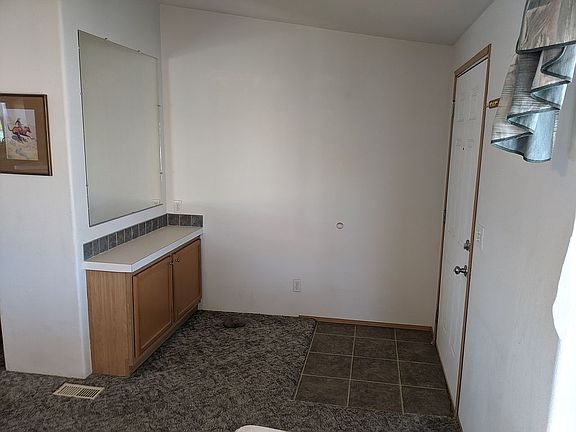 3rd image of 710 N Park View Ln