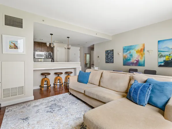 225 East 34th Street image 3 of 18