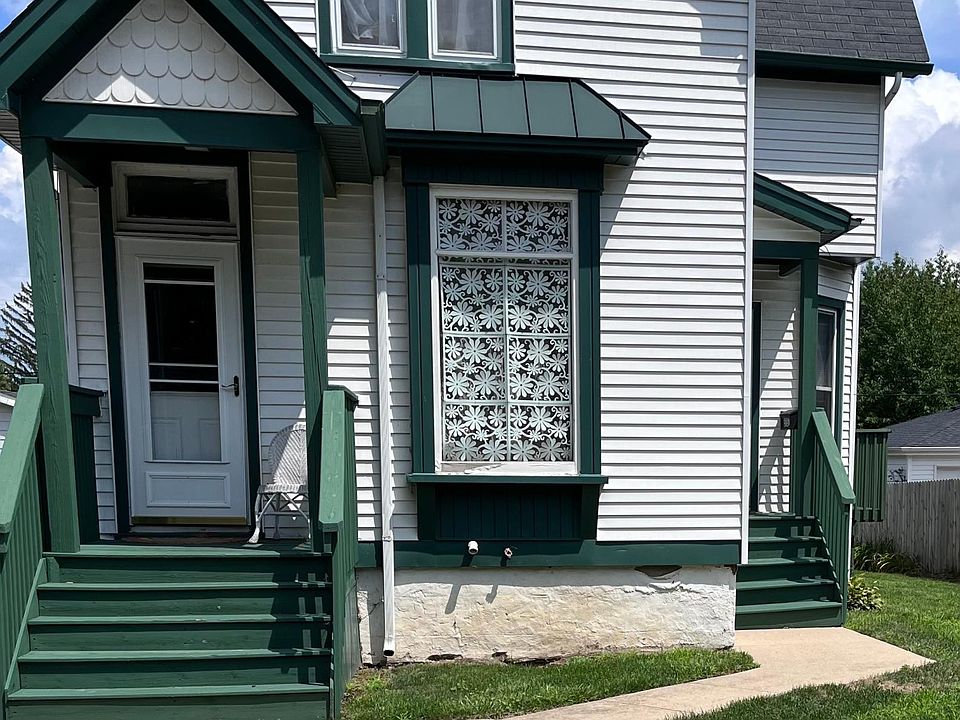 Front of house - lower unit is to the right side