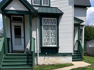 515 Hendee St #1, Elgin, IL 60123