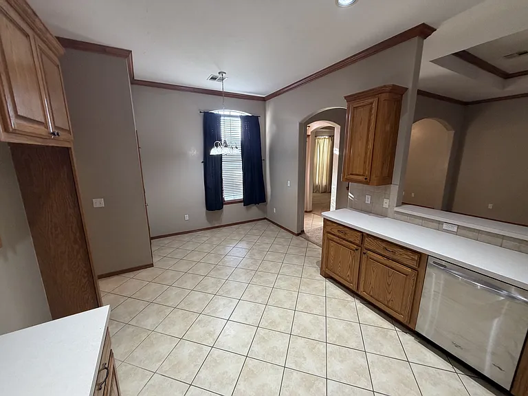 608 N Cherokee Way — Photo 8