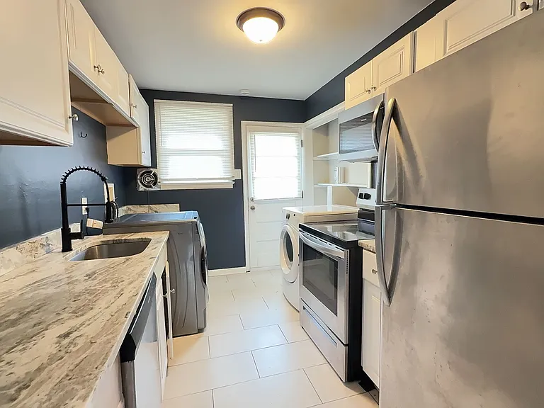 1308 Elder Ave — Photo 3