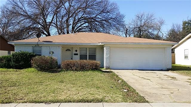 1st image of 2833 Clearbrook Dr