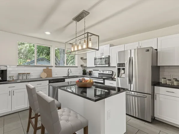 311 W Scott St, Sherman, TX 75092