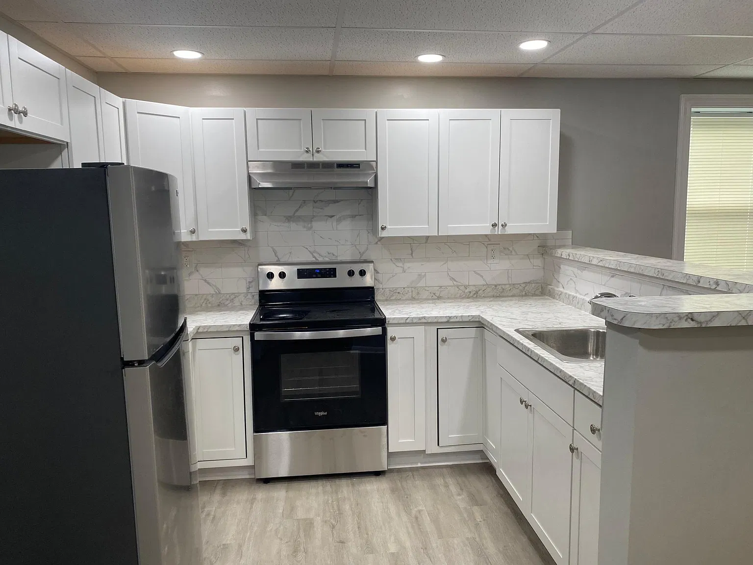 140 E Main St — Photo 1