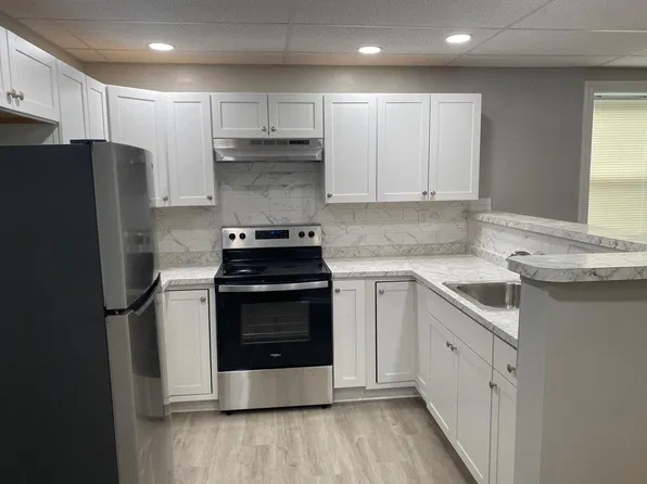 140 E Main St APT 5, Bath, PA 18014