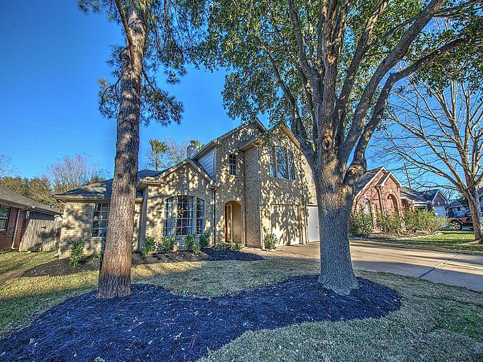 1st image of 23043 Palm Trail Dr