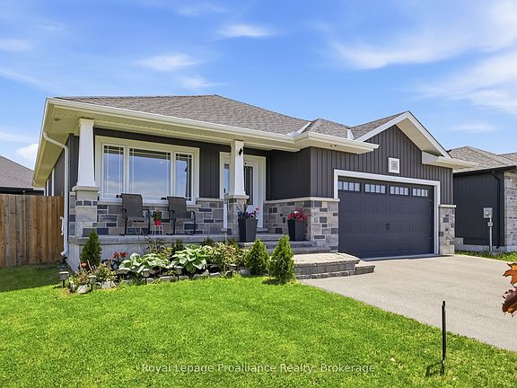 3rd image of 31 Gavin Cres