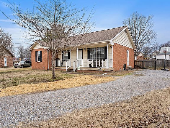2nd image of 405 Indian Hills Ct