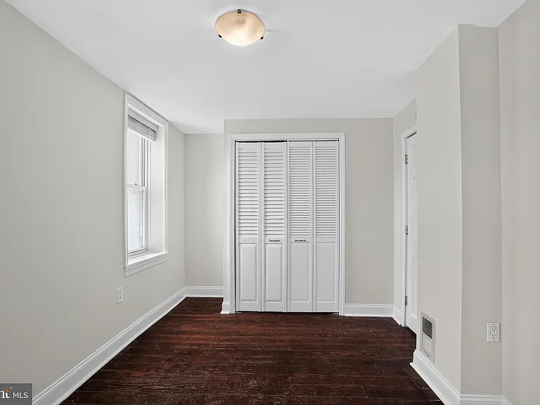 2623 Emerald St — Photo 19