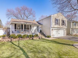 1942 Templar Dr, Naperville, IL 60565