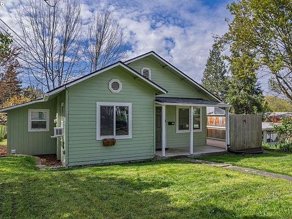 2nd image of 1755 NE Klamath Ave