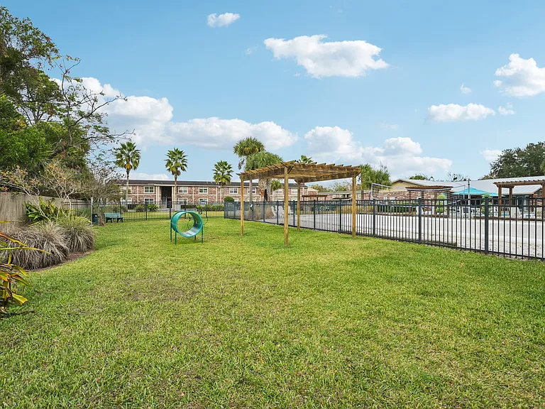 Sea Oats Apartments — Photo 9
