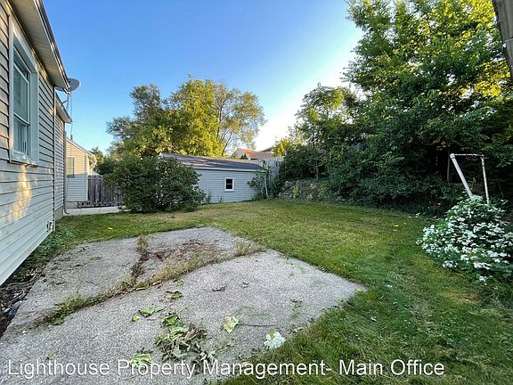 3rd image of 1544 Edward Ave SE