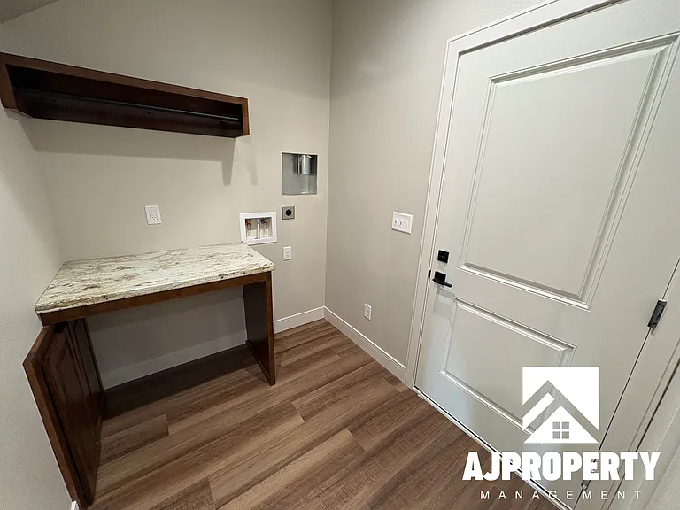 8607 W Shoreline Pl — Photo 7