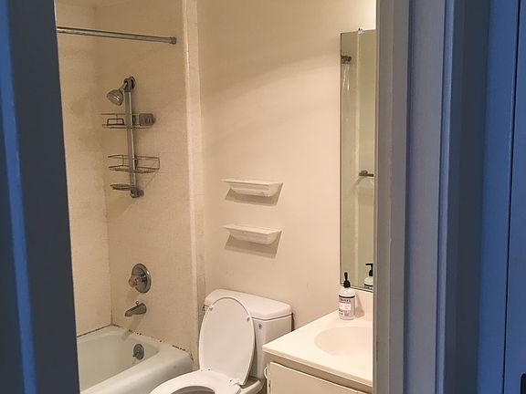 3rd image of 15 San Antonio Pl #202
