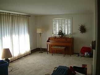 3rd image of 407 Roosevelt Ave