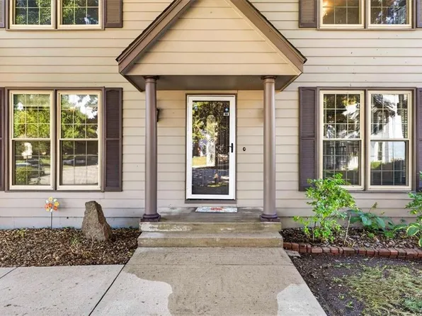 1501 SE Long Pl, Lees Summit, MO 64063