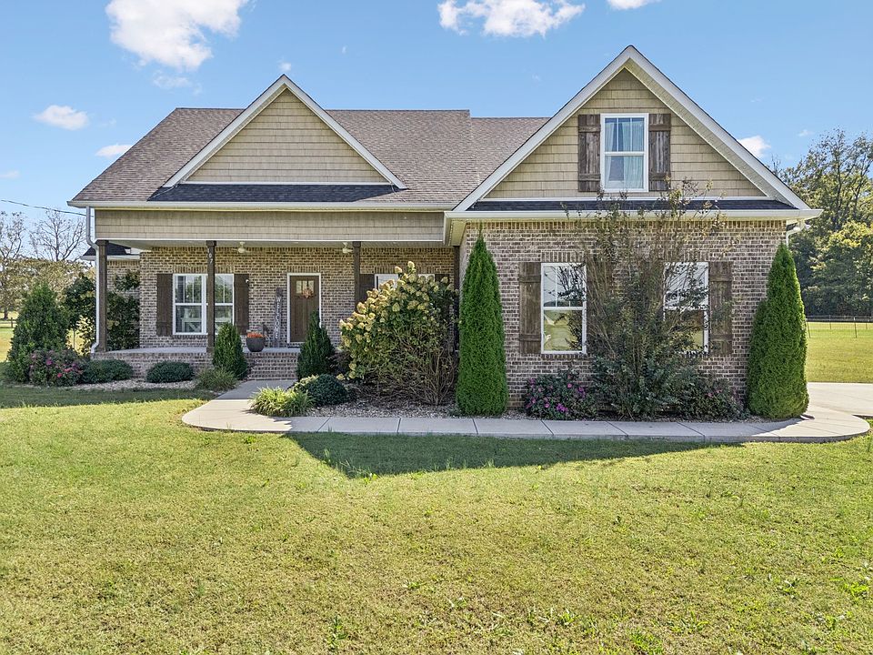 1st image of 107 Holly Ct
