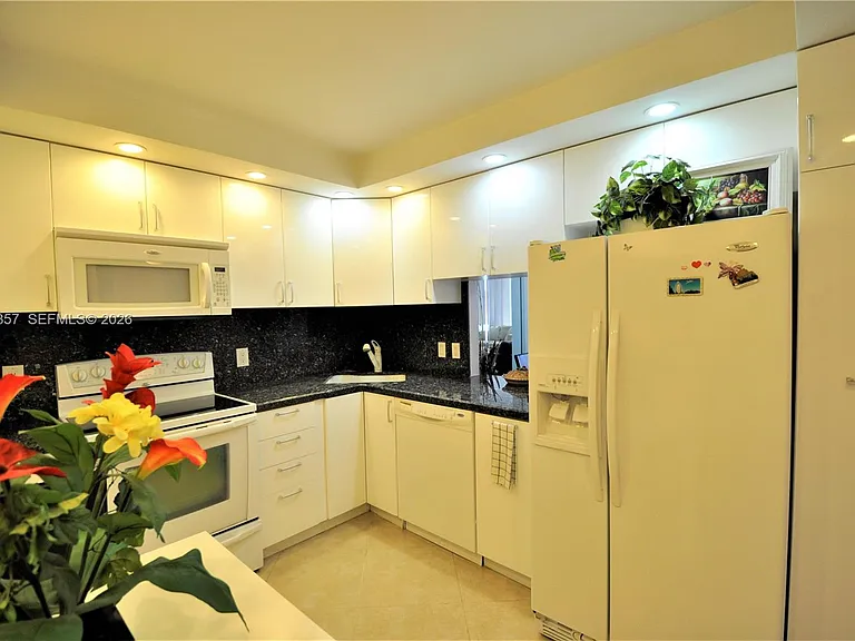 1865 S Ocean Dr #20H — Photo 9
