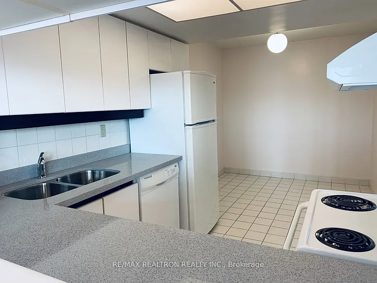 7805 Bayview Ave #714 — Photo 9