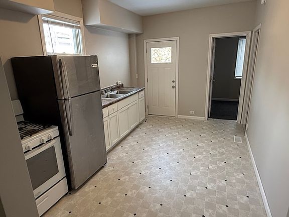 4th image of 817 Veto St NW #817