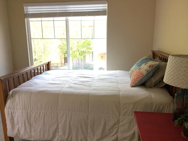 1043 Canyon Meadow Dr — Photo 7