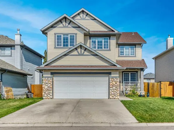 245 W Springmere Way, Chestermere, AB T1X 1P2
