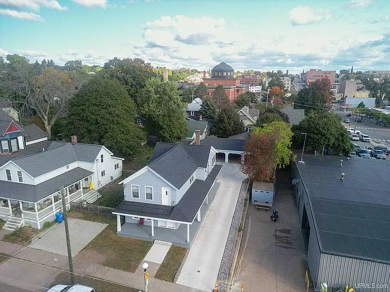 212 Rock St #1 — Photo 2