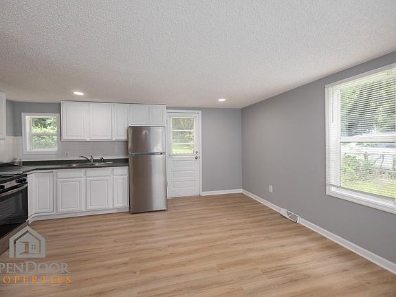 4th image of 530 S 71st St