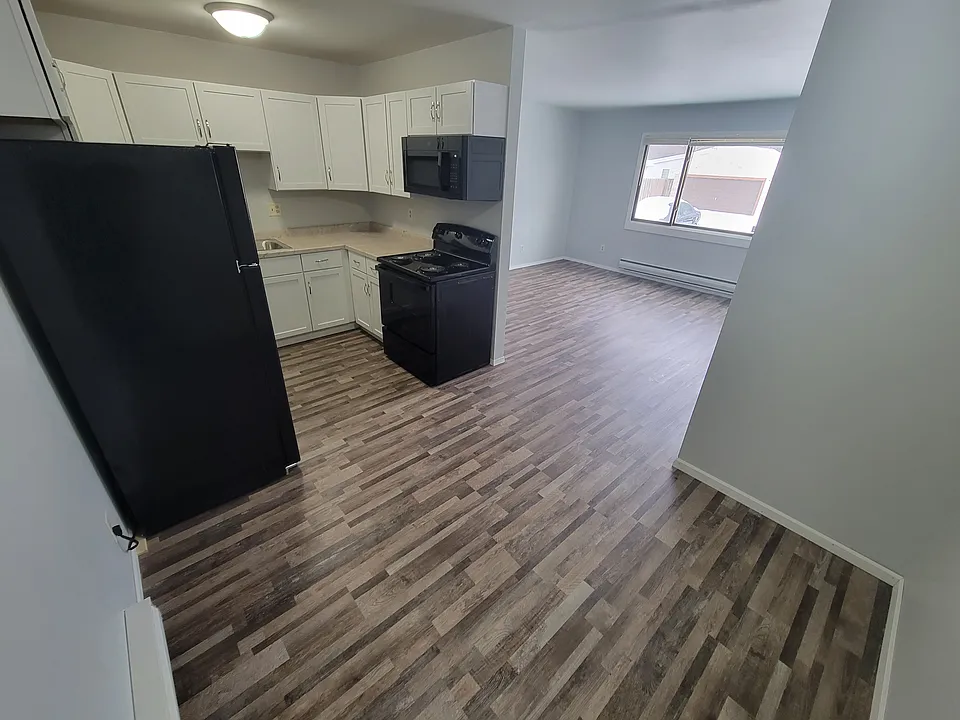 1722 La Crescent St #73