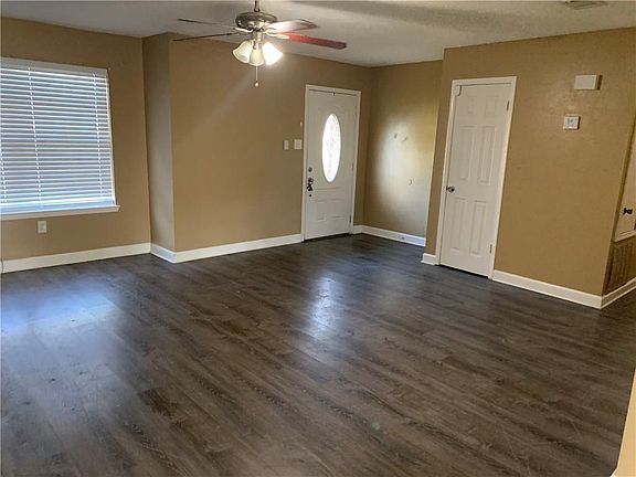 2nd image of 2109 Longwood Dr