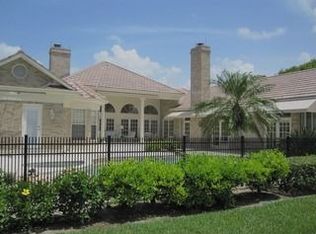 703 Hollybriar Ln, Naples, FL 34108