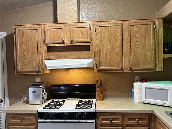 2nd image of 3055 S Fairchild Ave
