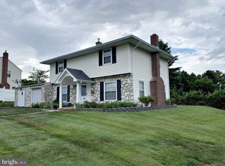 69 Tinder Rd, Levittown, PA 19056