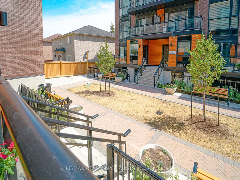 5289 Highway 7 #D902 — Photo 38