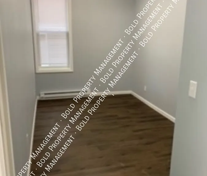 910 Walnut St #1 — Photo 10